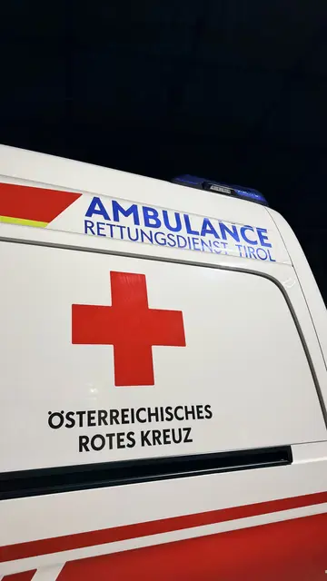Polizeieinsatz am Abend im Ortszentrum von Sölden nach einer tätlichen Auseinandersetzung unter mehreren Personen. Die Ermittlungen zum genauen Ablauf des Vorfalls dauern an. | Foto: Maximilian Sprenger (Symbolbild)