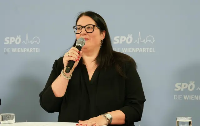 Kathrin Gaál (SPÖ) will die Politik verlassen. Zumindest vorerst bleibt sie aber an der Spitze der Favoritner Bezirkspolitik. | Foto:  Sade Jerabek/MeinBezirk