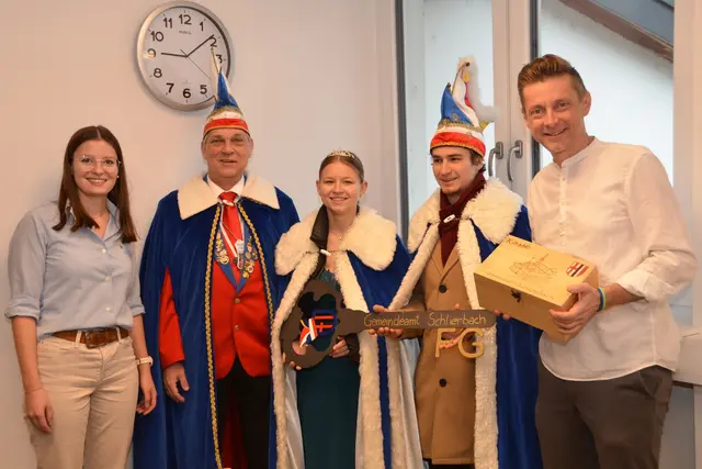 Schlüssel und Gemeindekasse fanden am Ende der fünften Jahreszeit wieder ihren Weg ins Gemeindeamt. | Foto: Faschingsgilde Schlierbach