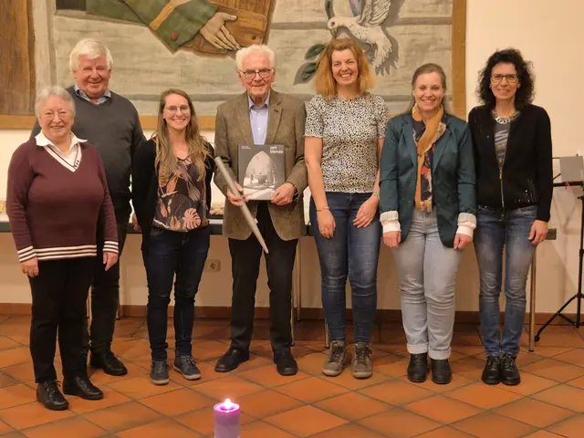 Der neue Vorstand v.l.: Susanne Becke, Dekan Franz Neuner, Jutta Keller, Josef Sandhacker, Katrin Schneider, Regina Muxel und Jutta Payr. | Foto: Kirchenmusik Breitenwang