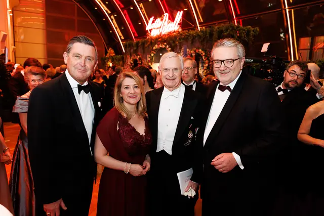 v. l.: Peter Hanke (SPÖ), Bettina Emmerling (Neos), Thomas Schäfer-Elmayer und Peter Hacker (SPÖ). | Foto: Florian Wieser