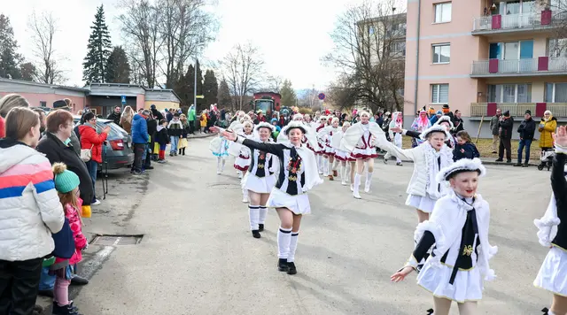 Der Umzug startete in der Parkstraße. | Foto: ripu