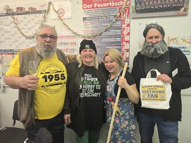 Doppelte Brenningers: Stefan Hinterberger und Marion Eisenberger (rechts) und die echten Josef und Hanni Brenninger. | Foto: Hinterberger