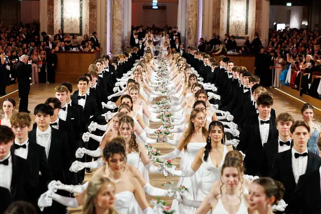 MeinBezirk bringt die besten Schnappschüsse vom 104. Elmayer-Kränzchen, das am Dienstag in der Wiener Hofburg stattfand. | Foto: Florian Wieser