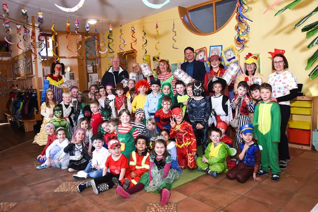 Die Kinder aus dem Kindergarten St. Michael freuten sich sehr über die Krapfen | Foto: Stadtgemeinde Wolfsberg