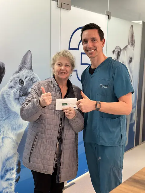 Petra Bellina mit ihren Lipizzanerheimatgutscheinen und Gerd Egger von ACC Rosental | Foto: ACC