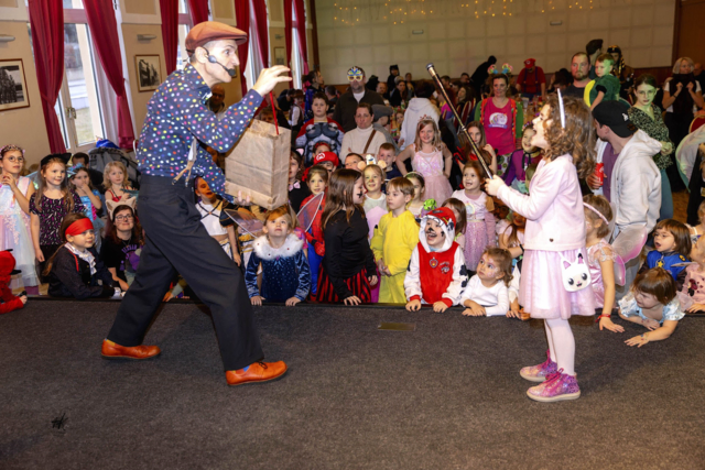 Die Mädchen und Buben hatten allesamt tolle Kostüme  | Foto: Stadtgemeinde Fischamend