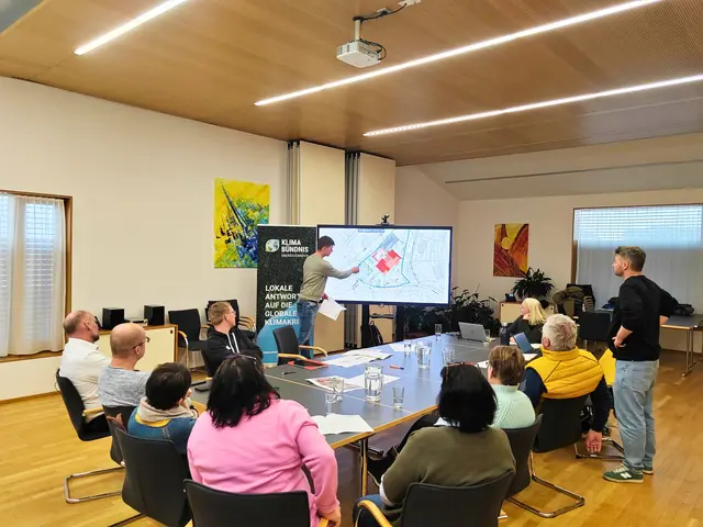 Um Plätze und Aufenthaltsorte widerstandsfähig und zukunftsfit zu gestalten, lud die Gemeinde gemeinsam mit dem Klimabündnis Oberösterreich zu einem Umsetzungsworkshop. | Foto: Gemeinde Schardenberg