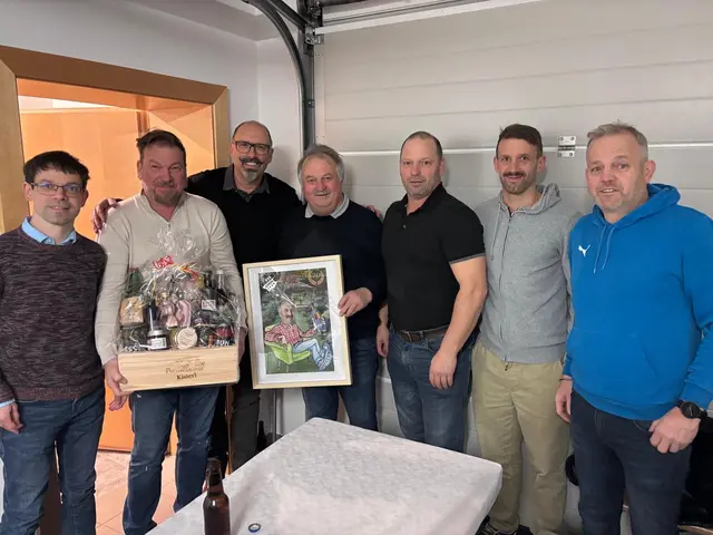 Kassier-Stellvertreter Stefan Slanitsch, Vize-Präsident Valentin Blazej, Obmann Hermann Paulitsch, Präsident Josef "Josa" Riedl, Obmann-Stellvertreter Daniel Wrießnig, Kapitän Patrick Oswaldi, Schriftführer-Stellvertreter Jürgen Slanitsch (von links) | Foto: SVG Bleiburg