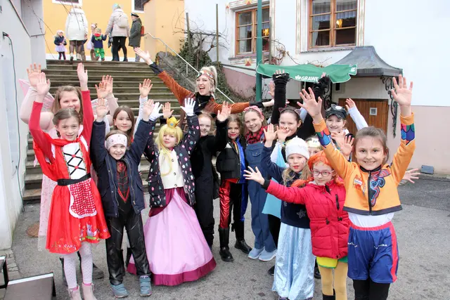SingSangSonja Pöschl moderierte eine bunte Kindershow. | Foto: Cescutti