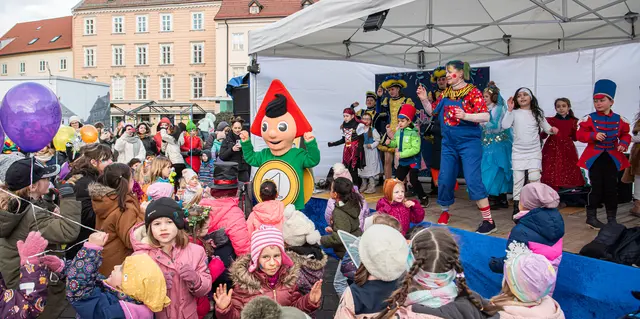 Beim Tanz mit dem Sparefroh machten viele Kinder sehr gerne mit