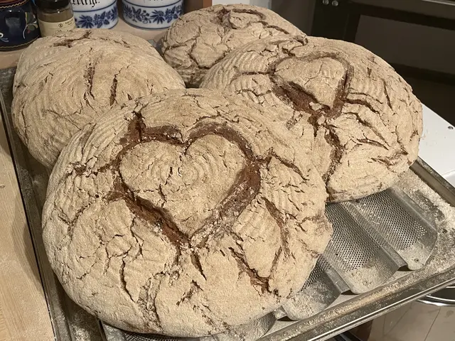 Zu jeder Buschenschankjause gehört ein frisches Brot. | Foto: MeinBezirk/Waltraud Fischer