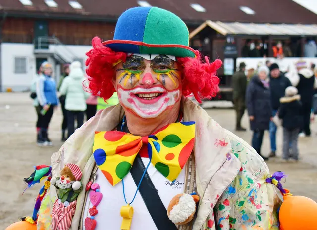 Clown Hans aus St.Martin beim Faschingsumzug in Ried.