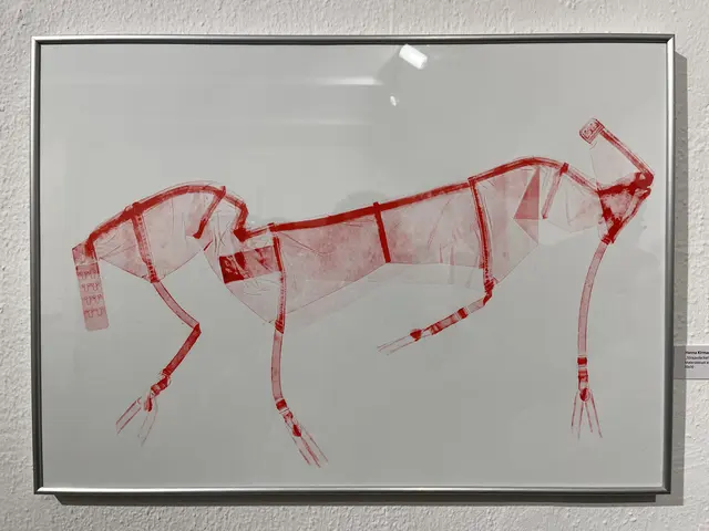 Hanna Kirmann
„Strapsdackel"
Materialdruck auf Karton
50x70
2026
€ 280,- | Foto: Josef Goldhofer