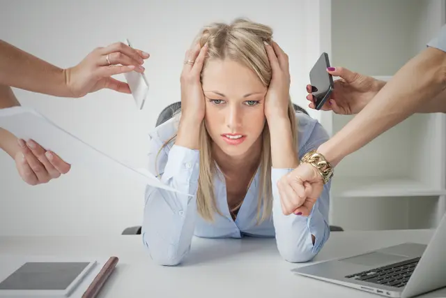 Heißhunger ist selten ein Zeichen von „zu wenig Disziplin“. Meist steckt ein physiologisches oder emotionales Ungleichgewicht - wie zum Beispiel Stress oder Schlafmangel - dahinter.  | Foto: Kaspars Grinvalds - Fotolia.com