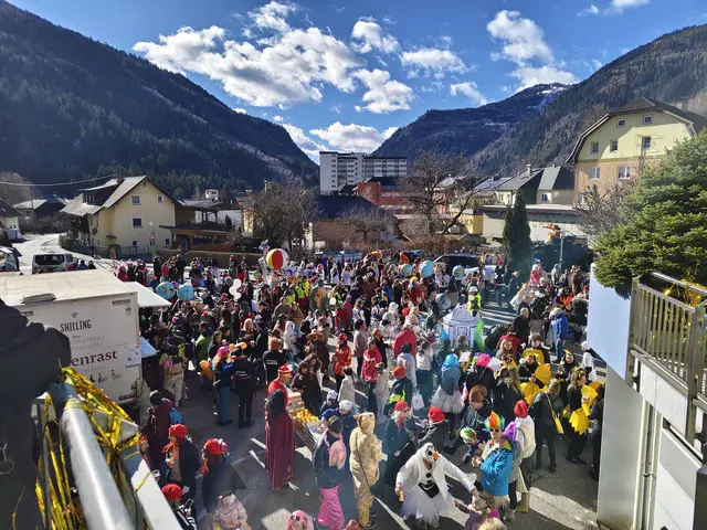 Ein bunter Faschingsumzug zog durch die Granatstadt. | Foto: Radentheiner Wirtschaft