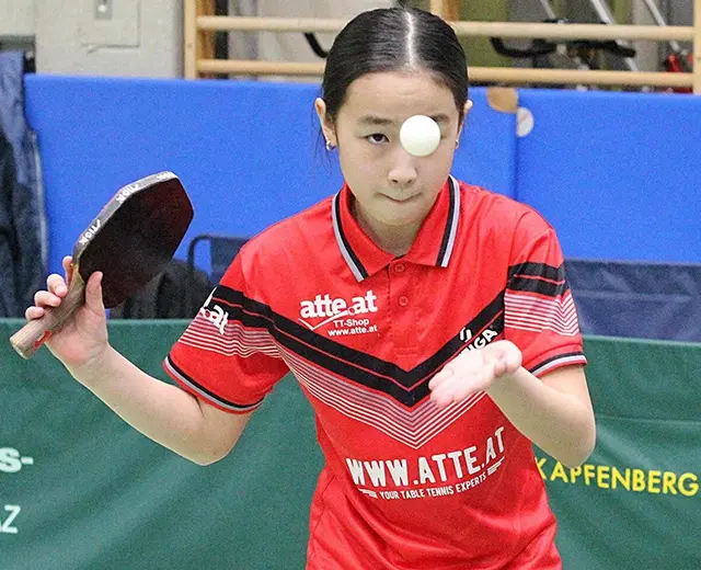 Volle Konzentration: Die elfjährige Linzerin zählt im Tischtennis zu den hoffnungsvollsten Talenten Österreichs.  | Foto: TTV Bindermichl