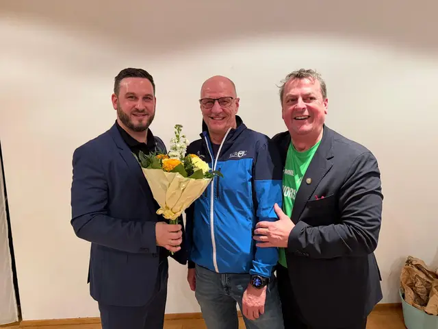 Markus Schlapfer und Howdy Pammer mit Robert Kalman | Foto: Naturfreunde WN