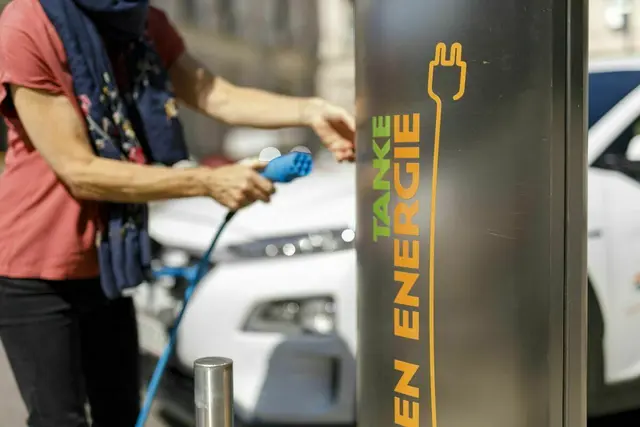 Derzeit gibt es in Wien 4.030 E-Ladestationen. Die Stadt Wien und Wien Energie planen einen Ausbau, in den nächsten Jahren sollen 1.000 weitere kommen.  | Foto: Wiener Stadtwerke