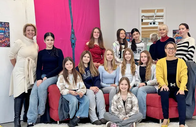 Das Jugendtheater Fantasia sucht akribisch nach der verschwundenen Taschenuhr. | Foto: privat