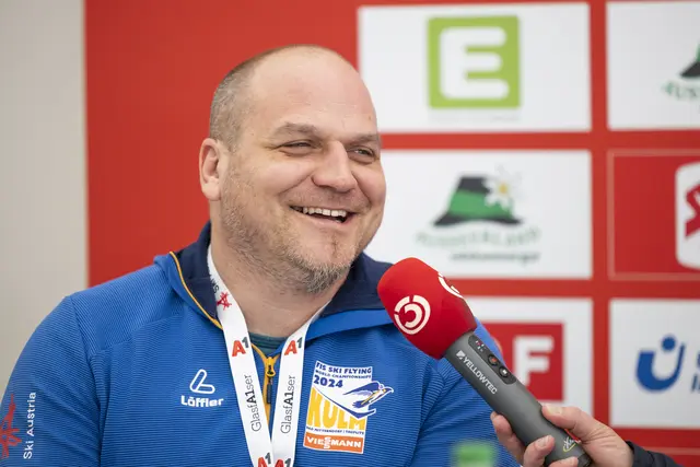 Bald geht's los: OK-Chef Christoph Prüller und sein Team sind stolz, dass die Weltpremiere der Nordischen Kombinierer am Kulm abgehalten wird. | Foto: GEPA