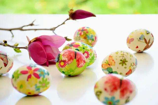Du bist auf der Suche nach einem liebevoll verzierten Ei für deinen Osterstrauch? Auf diesen steirischen Ostermärkten wirst du garantiert fündig. | Foto: Boba Jaglicic / Unsplash