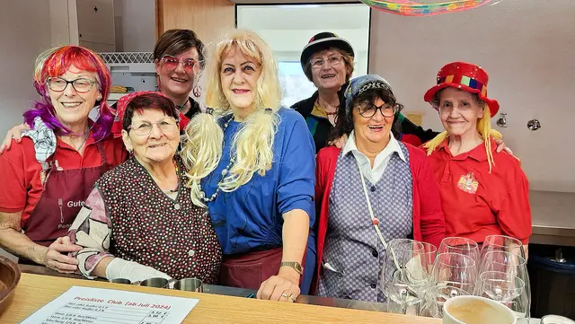 Die Mitglieder der PVÖ OG Ebenthal verbrachte im Rahmen ihrer Faschingsparty einige lustige Stunden.  | Foto: Seppi Dobernigg