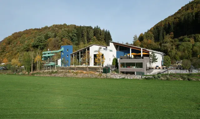 Das Aqua Salza Golling mit Rutschen, Day Spa und Restaurant. | Foto: Marius Schepp/Echion
