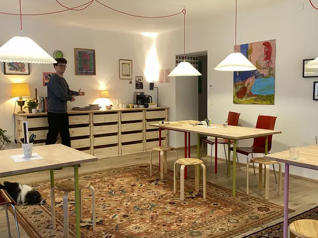 In Margareten hat das Malma Artcafé geöffnet. In gemütlicher Umgebung kann man Origami falten oder mit Aquarellfarben malen.  | Foto: Malma Artcafé