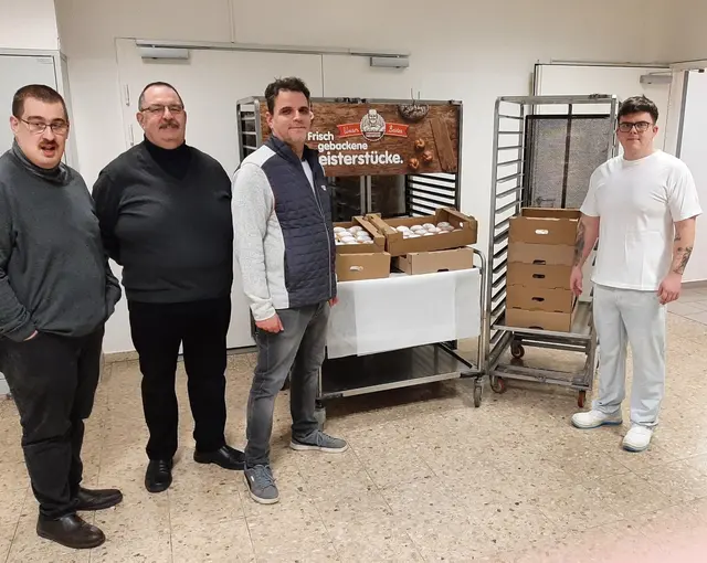 Florian Vorstandlechner, Andreas Vorstandlechner, Alexander Moucka (Leiter der Bäckerei) und Lukas Novosad. | Foto: Tagesstätte St. Pölten