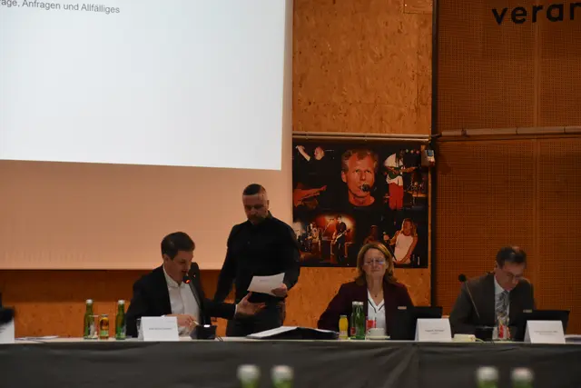 Gemeinderat Christopher Lentsch (FPÖ Wörgl) reichte einen Antrag für die Wiedereinführung der Live-Übertragungen ein.  | Foto: Barbara Fluckinger