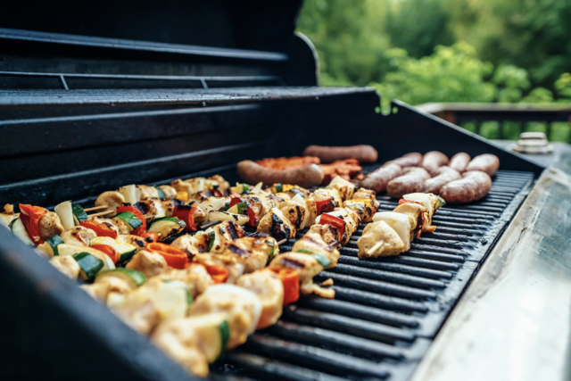Warum du teilnehmen solltest: Bühne für dein Talent, Austausch mit anderen Grillbegeisterten, Festival-Atmosphäre &amp; Publikum live vor Ort, Ruhm, Spaß und vielleicht auch der begehrte Titel der Hobby-Grillmeisterin 2026  | Foto: Unsplash