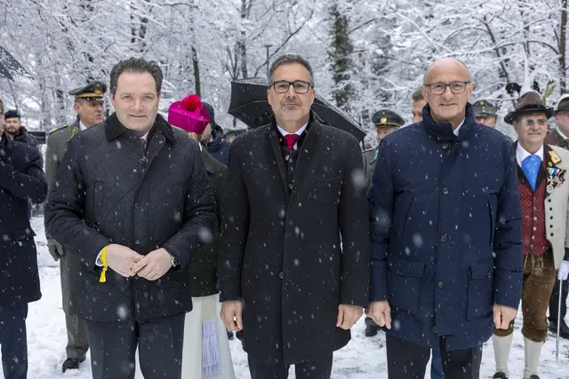 Bundesminister Norbert Totschnig, Südtirols LH Arno Kompatscher und Tirols LH Anton Mattle | Foto: Land Tirol/Sedlak