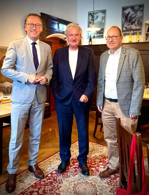 im Bild: Georg Djundja, Bürgermeister von Oberndorf bei Salzburg, der frühere Außenminister und Vize-Premierminister von Luxemburg Jean Asselborn, Hans Feil Bürgermeister der Stadt Laufen | Foto: Georg Djundja,