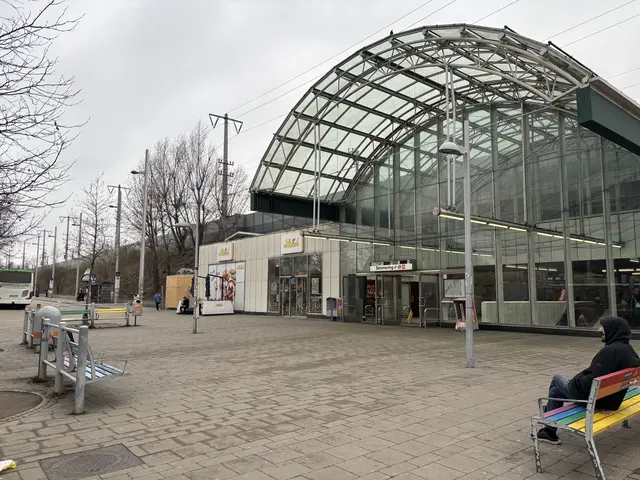 Die Ersatzlinie 71E hält an der U3-Endstation. | Foto: Matthias Pandrea/MeinBezirk
