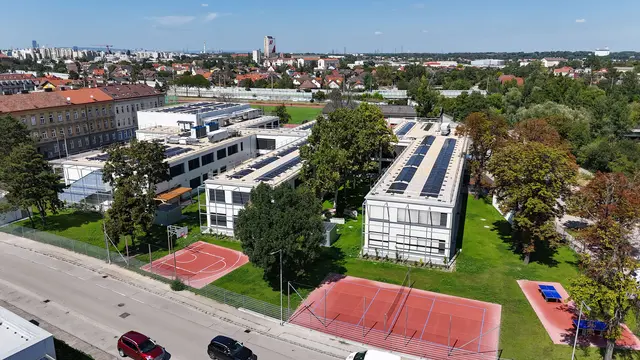 Schwechat war ursprünglich ein eigener Bezirk. Kurz nach der Wahl 2015 wurde der Bezirk Schwechat (Wien-Umgebung) in den Bezirk Bruck integriert. " | Foto: Stadtgemeinde Schwechat