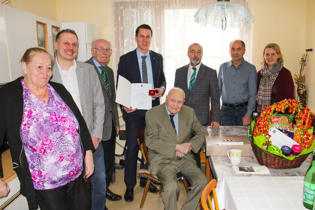 Herzliche Glückwünsche zum 100. Geburtstag von Alois Kisliung | Foto: Franz Otto