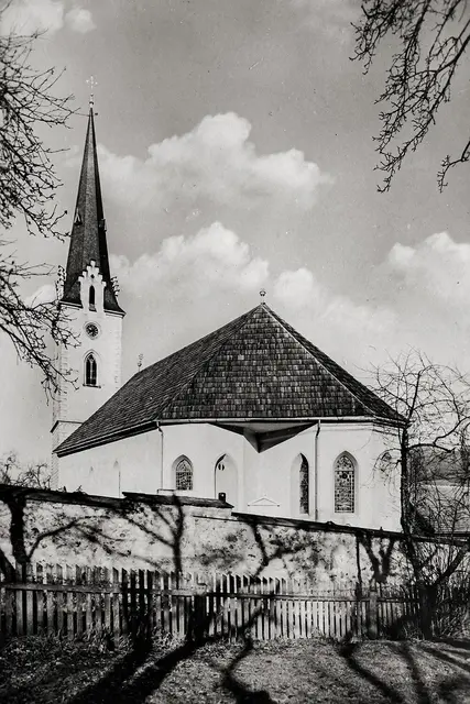 Ansichtskarte der Pfarrkirche aus dem Jahr 1957 | Foto: Verein “Helfer der Ortenburg”