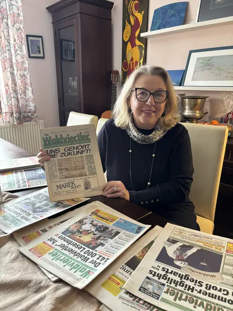 Christa Temper mit der ersten Ausgabe von "Der Waldviertler". | Foto: Daniel Schmidt