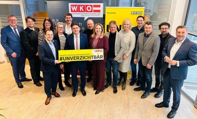 Regionalstellenleiter Harald Pokorny, Hans Heiling, Frau in der Wirtschaft-Bezirksvorsitzende Bianca Hartmann-Waba, Wirtschaftskammerpräsident Mst. Andreas Wirth, Sabrina Mikula, JW-Bezirksvorsitzender Franz-Peter Anna-Maria Bresich, Neo-Regionalstellenobmann Christoph Pöck, Christoph Leszkovich, Margit Bleich, Markus Bohrer, EPU-Bezirksvorsitzende Friederike Heinrich, Erich Ermler jun., KommR Andreas Leithner, Manfred Andert und Wirtschaftskammerdirektor Harald Schermann (v. l.) | Foto: WKB