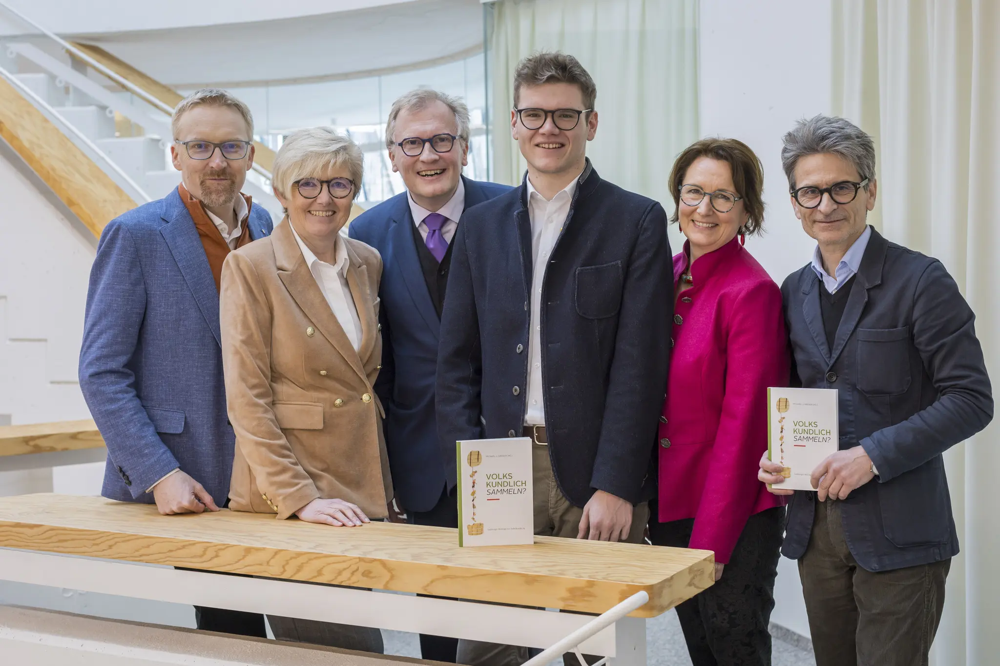Land Salzburg: Neues Buch zum Thema „volkskundliches Sammeln