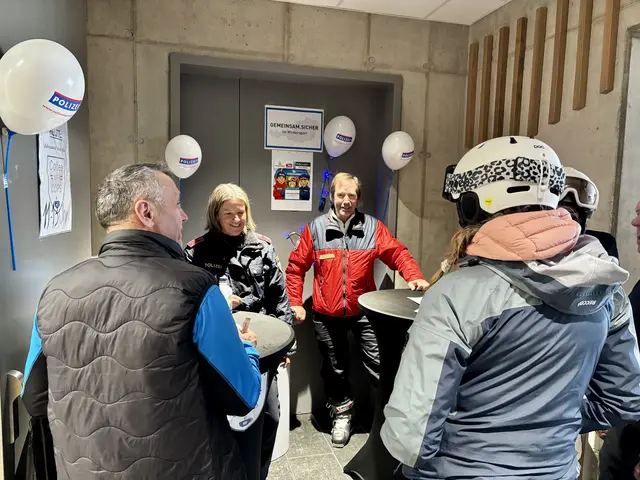 Der "Coffee with Cops"-Stand bei der Bergstation. | Foto: MeinBezirk/Julia Gerold