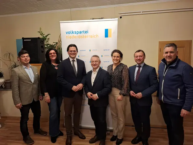 Parteivorstand:
GGR Bernhard Baumgartner (GPO-Stv.), GGR Daniela Schodt (Schriftführerin), Bgm. Bernhard Heinl (Gemeindeparteiobmann), Vizebürgermeister Eduard Sanda (GPO-Stv.), GGR Maria Burchhart (GPO-Stv.), NR Johann Höfinger, GR Reinhard Ossberger (Finanzreferent) | Foto: BGM