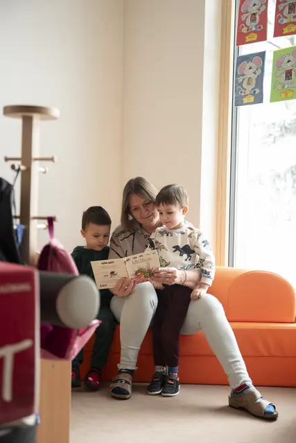 Im Zuge des Projekts „Schlau in Lehen“ wurde der Kindergartenstandort in der Franz Martin Straße umfassend saniert und durch einen Neubau erweitert. Die neue Einrichtung bietet insgesamt Platz für acht Gruppen.  | Foto: Stadt Salzburg/Rocio Escabosa