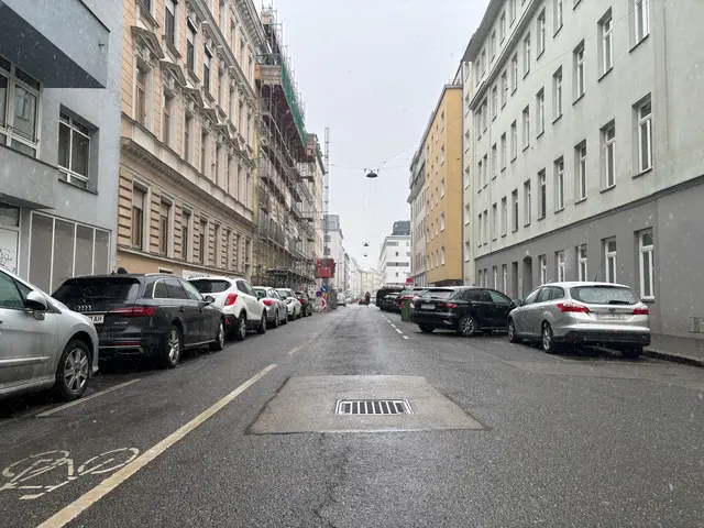 Die schmale Fugbachgasse war Thema in der vergangenen Bezirksvertretungssitzung. Hier kommt es immer wieder zu gefährlichen Situationen. | Foto: Matthias Pandrea/MeinBezirk