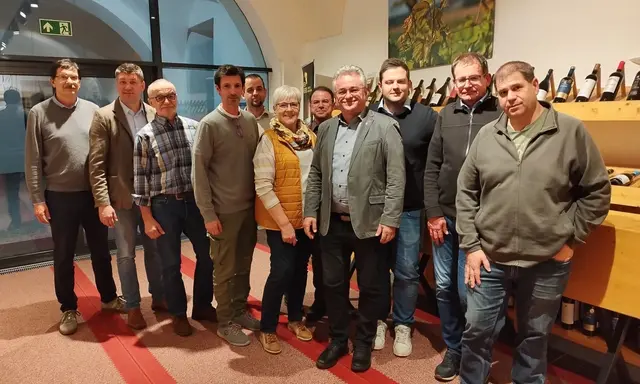 VP-Vorstand mit Obm. Bgm. Alfred Kridlo, Bezirksobmann LtAbg. Rene Lobner und Obleuten der Teilorganisationen | Foto: zvg