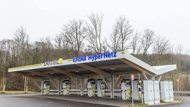Österreichweit sollen 2026 weitere 250 Schnellladepunkte hinzukommen. (Symbolbild) | Foto: SMATRIC