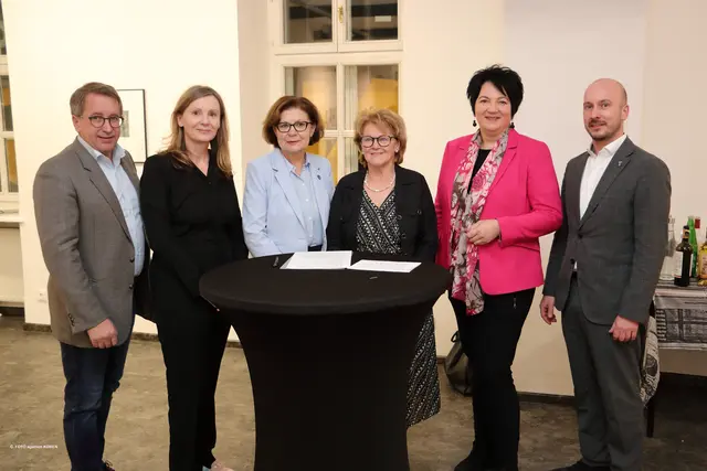 Organisatorinnen und Ehrengäste: Johannes Schmid, Ulrike Janach, Stefanie Galler, Christine Kertz, Klaudia Stroißnig und Reinhard Puffing | Foto: FOTO KOREN