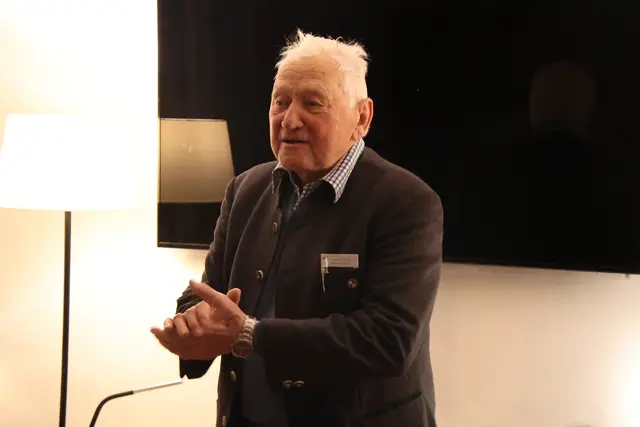 Paul Oberascher erzählte heitere Episoden aus seinem Leben.