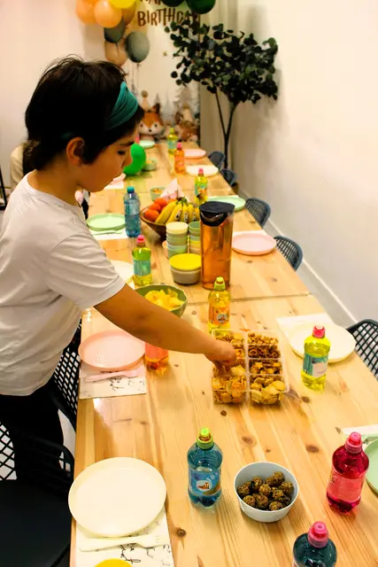 Es gab einen Tisch für die Kleinen | Foto: Rebekka Sadiki-Peckary